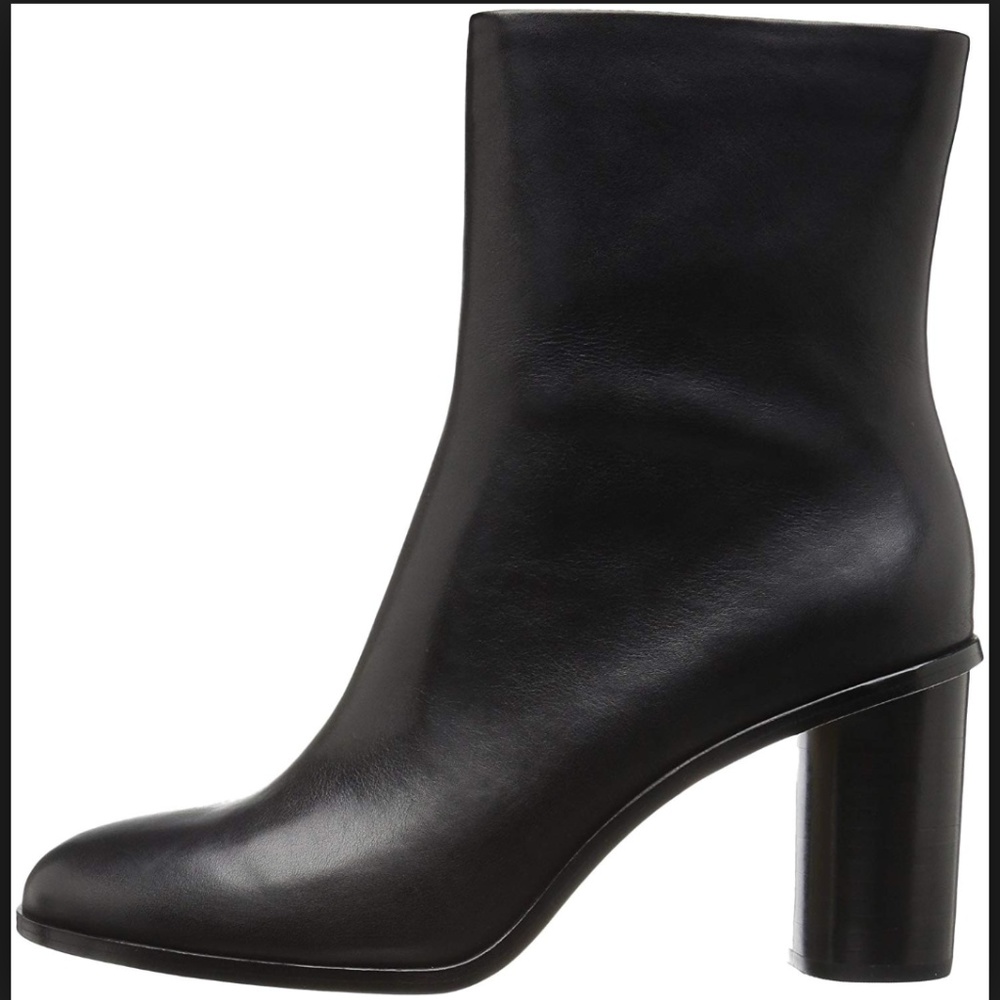 Pour La Victoire Women's Iris Ankle Boot